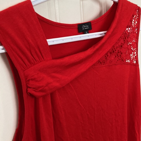 ❤️‍🔥5/20$ STORM💫 Women’s Red Detailed Sleeve-less Top - Picture 3 of 7
